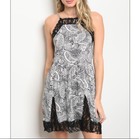 Lace trim paisley mini dress - Picture 2 of 4